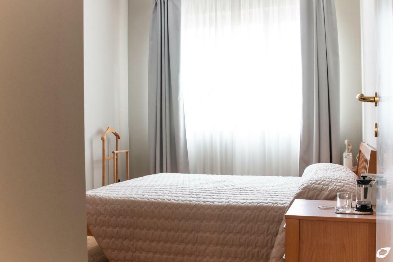 2-Bedroom Apt, With Balcony & Aircondition - 50 M From The Beach Marina di Pietrasanta Exterior foto